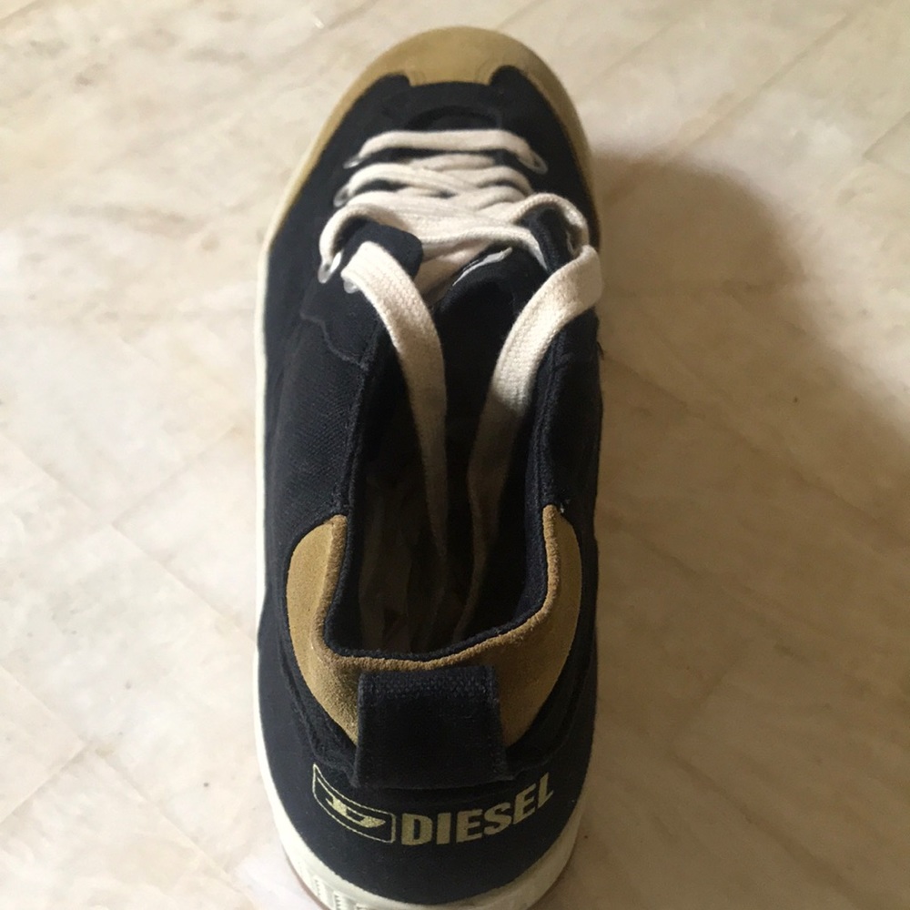 DIESEL MEN’S SHOE SIZE 11 CANVAS/ LEATHER UPPER